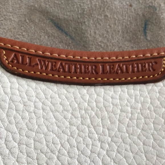 Vintage Dooney & Bourke all weather leather cross body. White leather/ tan trim - Picture 9 of 14